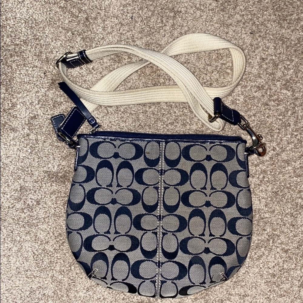 Coach signature crossbody bag - Picture 2 of 2